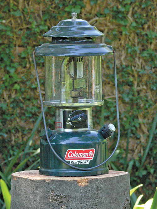 ライト・ランタン Coleman Kerosene Lantern The Coleman kerosene lantern | Farmer's Weekly SA